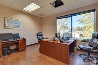 355 W Dundee Rd, Buffalo Grove, IL for lease Interior Photo- Image 1 of 7