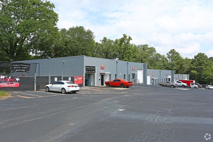 624-640 Valleybrook Rd, Scottdale, GA for lease - Building Photo - Image 3 of 13