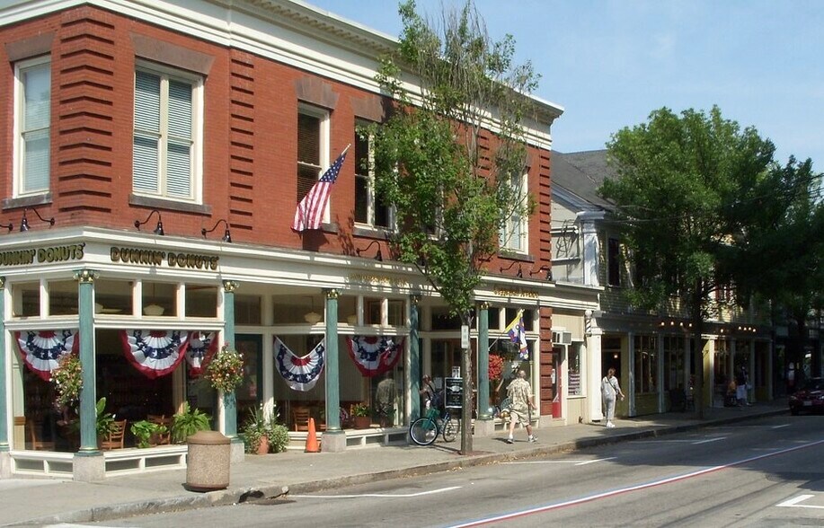 467 Hope St, Bristol, RI for lease - Building Photo - Image 1 of 1