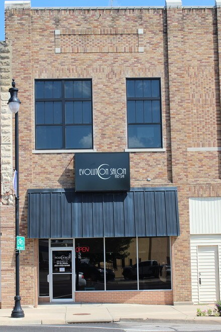 24 S Main St, Hutchinson, KS for sale Primary Photo- Image 1 of 1