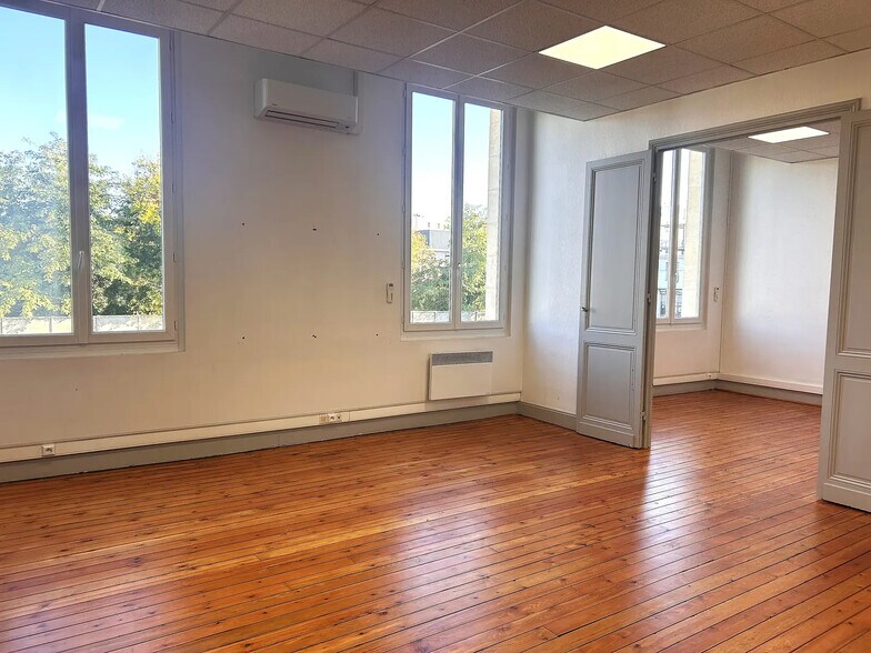 388 Boulevard Jean-Jacques Bosc, Bègles for lease - Building Photo - Image 2 of 11