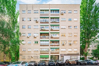 More details for Calle de Cuevas de Almanzora, 50, Madrid - Multifamily for Sale