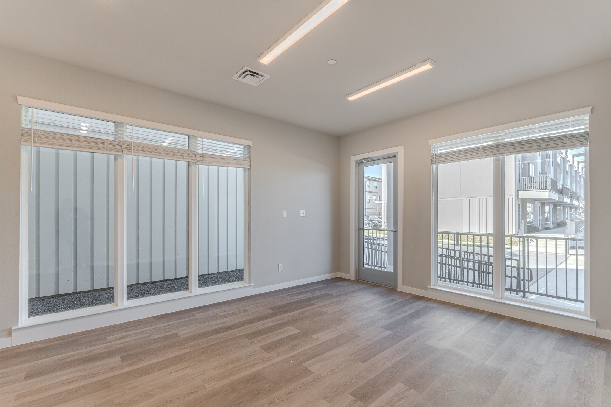 490 S Centro Cir, Shenandoah, TX for sale Primary Photo- Image 1 of 1