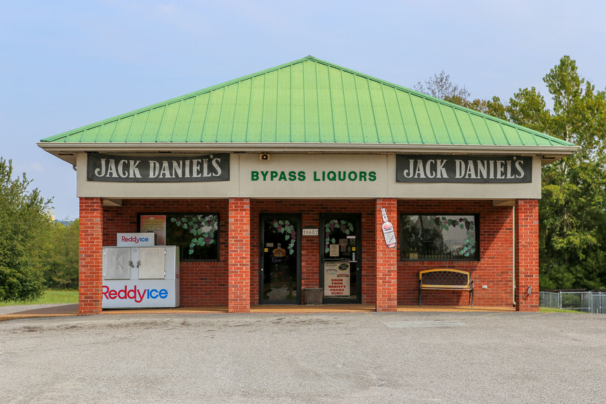 16682 W College St, Pulaski, TN for sale - Building Photo - Image 1 of 1