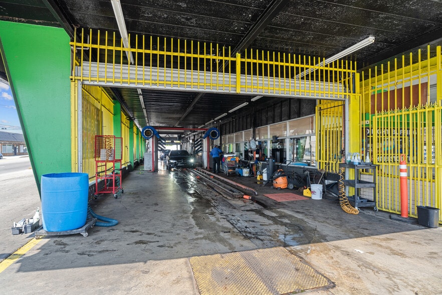 3601 W Slauson Ave, Los Angeles, CA for lease - Building Photo - Image 3 of 11