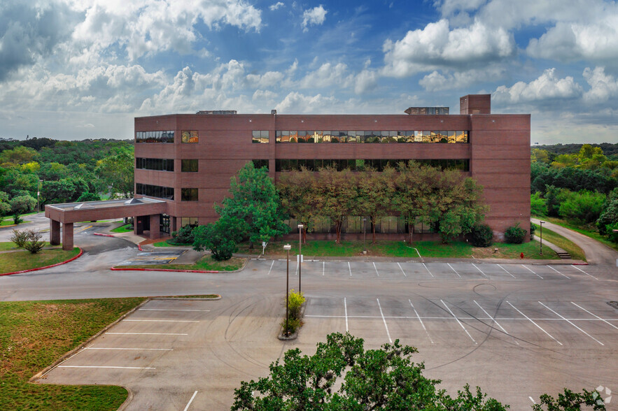 620 E Afton Oaks Blvd, San Antonio, TX for sale - Building Photo - Image 2 of 7