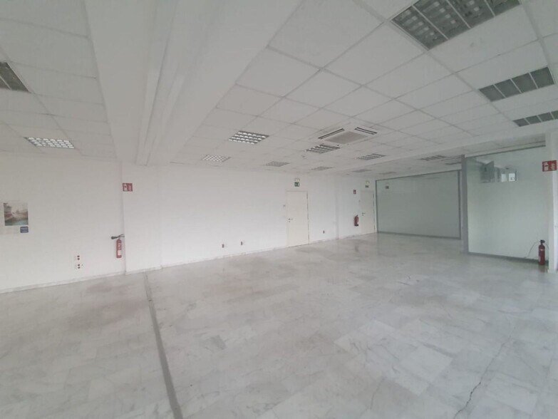 Office in SEVILLA for lease - Building Photo - Image 2 of 10