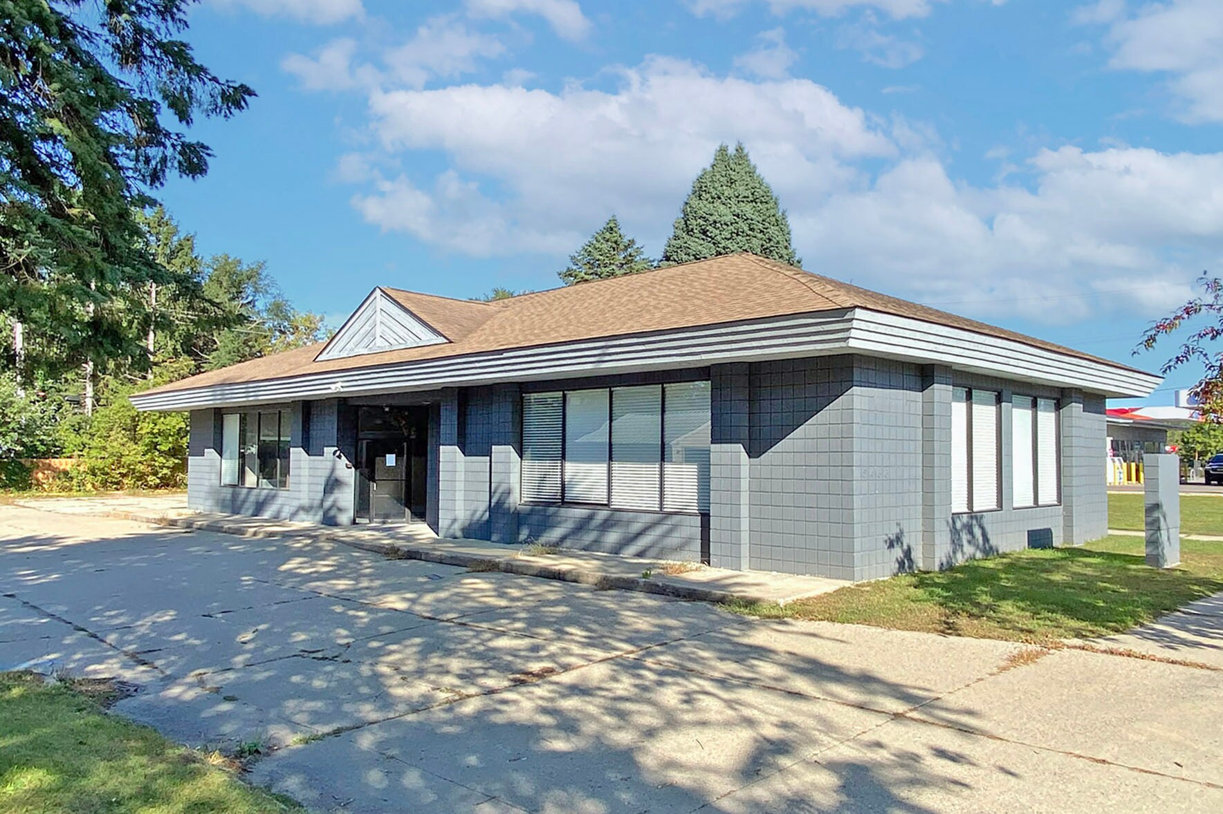 5433 Sashabaw Rd, Clarkston, MI for sale Primary Photo- Image 1 of 1