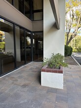 5700 Corsa Ave, Westlake Village, CA for lease Building Photo- Image 1 of 12