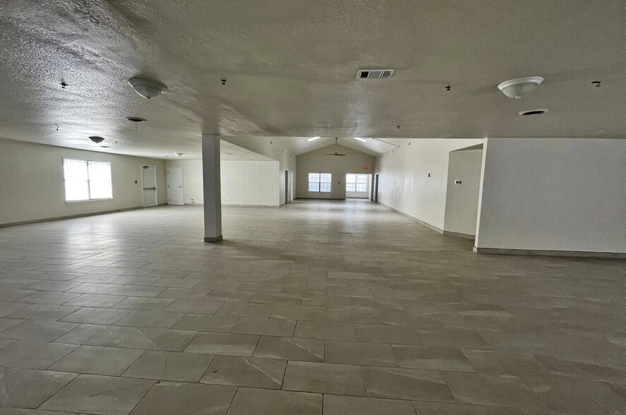 2500 Folsom Rd, Amarillo, TX for sale - Interior Photo - Image 3 of 12