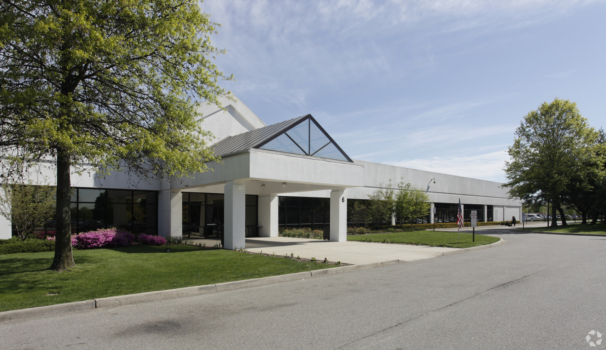 6 Corporate Center Dr, Melville, NY for sale Primary Photo- Image 1 of 1