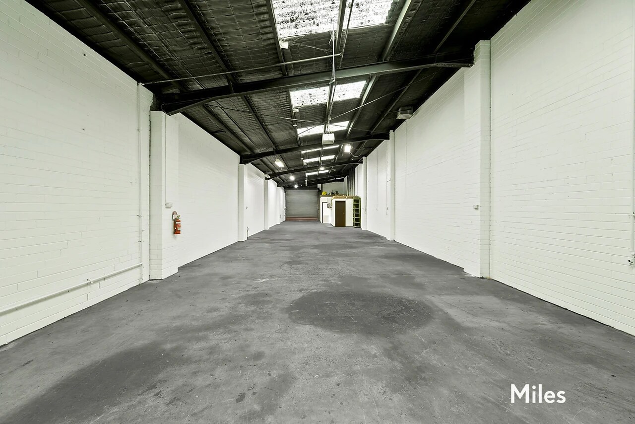 24 Culverlands St, Heidelberg West, VIC 3081 - Unit 2 - - Interior Photo - Image 1 of 6