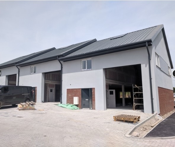 Bluebell Way, Polegate for lease - Primary Photo - Image 1 of 1