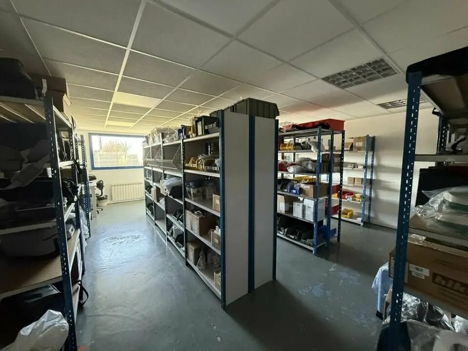 Flex in Montivilliers for lease Interior Photo- Image 1 of 6