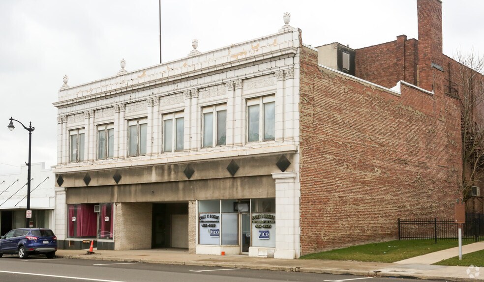 42-46 S Main St, Niles, OH for sale - Primary Photo - Image 1 of 1