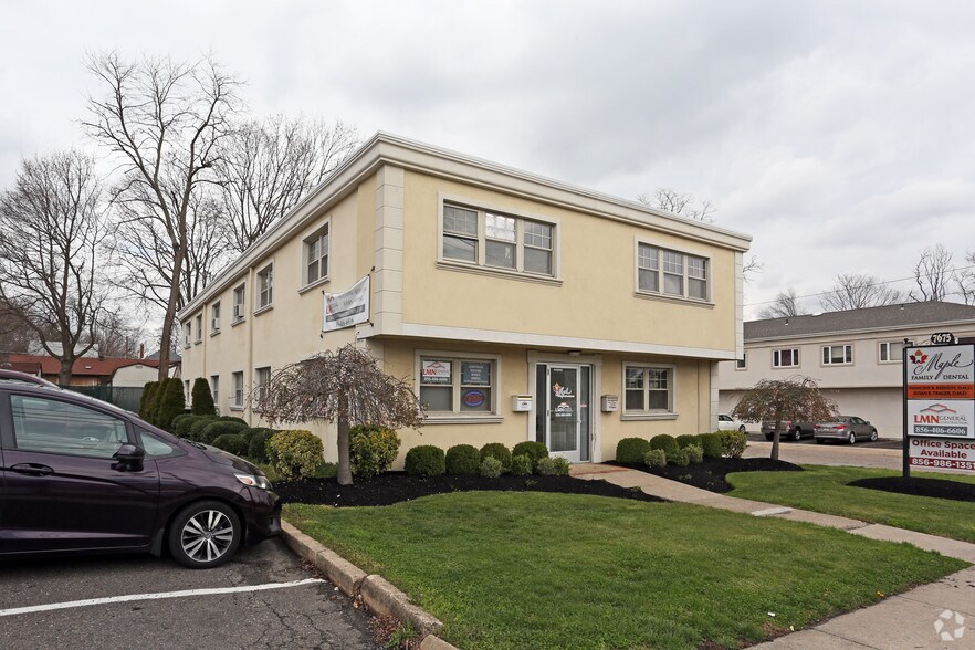 7675 Maple Ave, Merchantville, NJ 08109