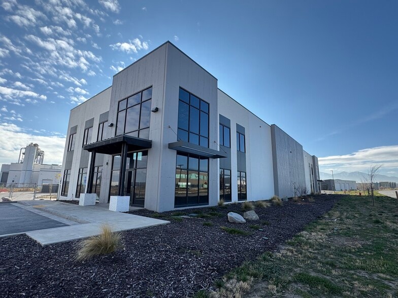 4655 W California Ave, Salt Lake City, UT for lease - Building Photo - Image 1 of 20