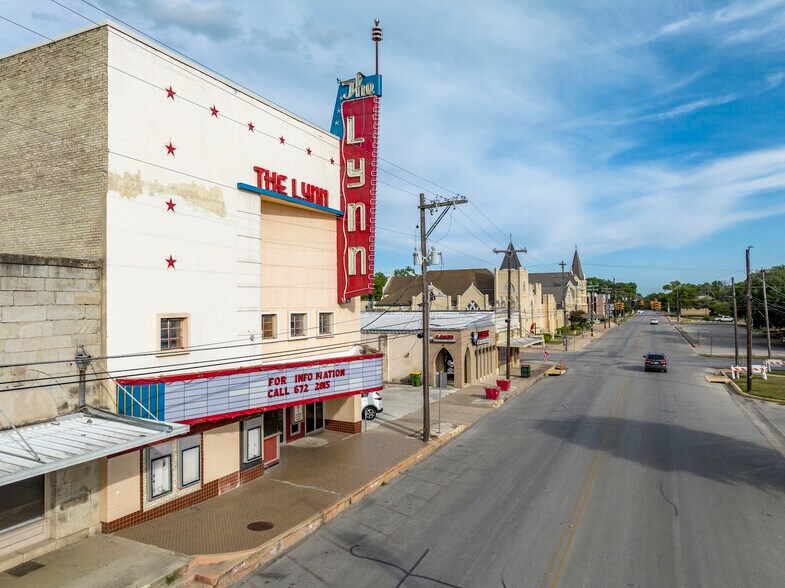 510 Saint Paul St, Gonzales, TX for sale - Building Photo - Image 1 of 1