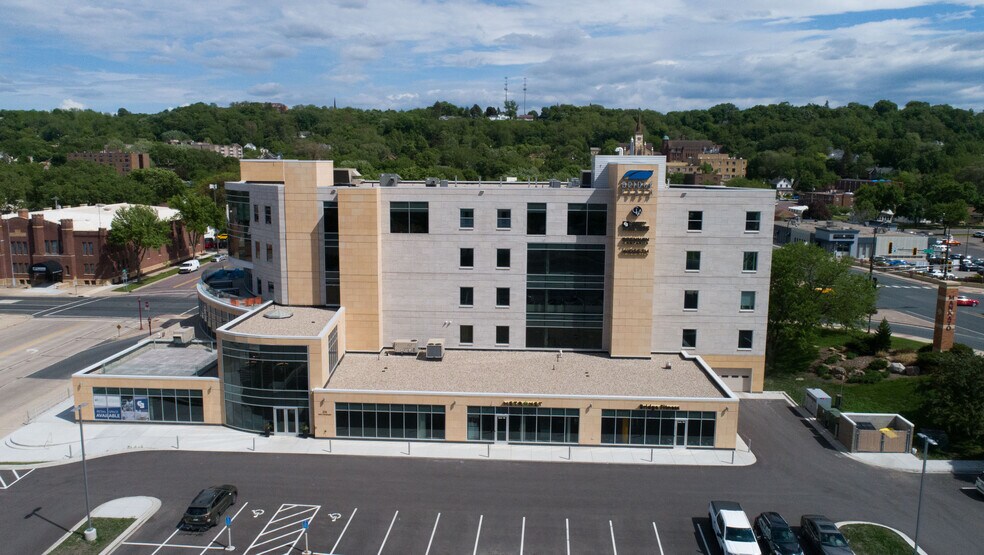 201 N Riverfront Dr, Mankato, MN for lease - Building Photo - Image 2 of 10