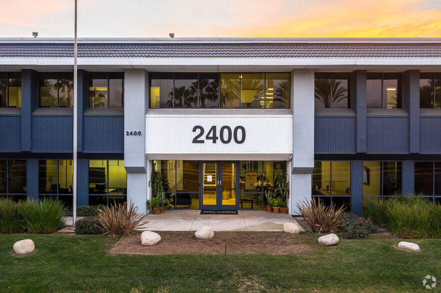 2400 Barranca Pky, Irvine, CA for lease - Building Photo - Image 2 of 21