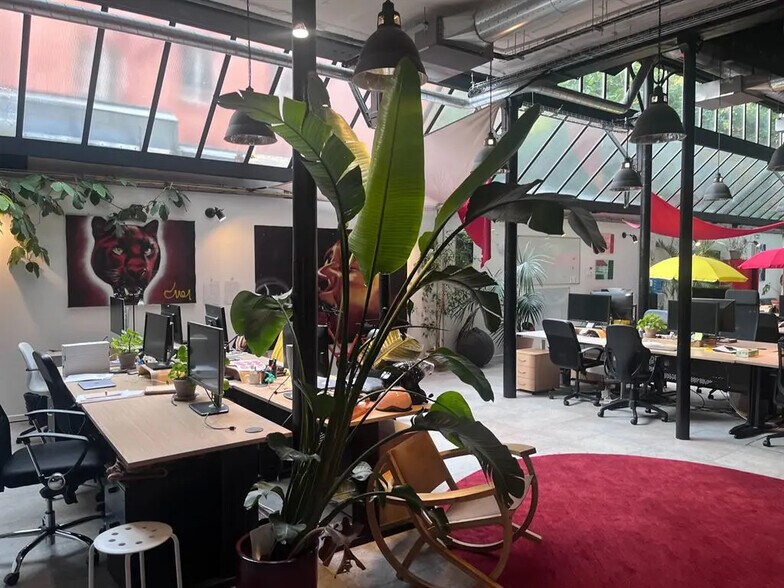 Office in Paris for lease - Building Photo - Image 2 of 7