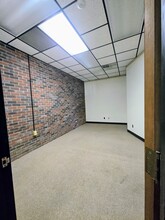 1616 E Wooster St, Bowling Green, OH for lease Interior Photo- Image 2 of 6