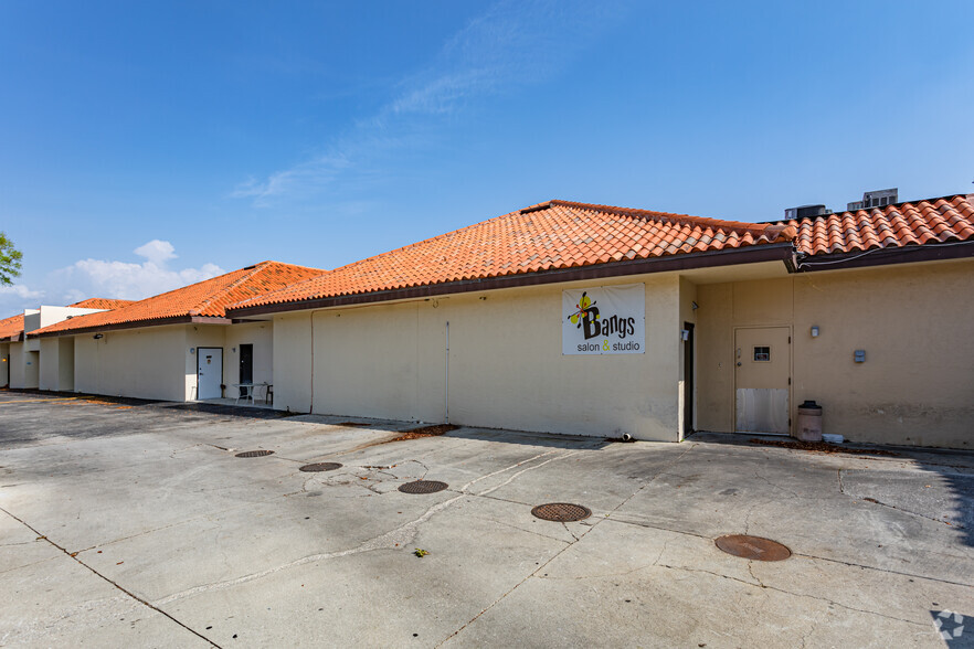 4910 Tamiami Trl N, Naples, FL for lease - Building Photo - Image 3 of 4