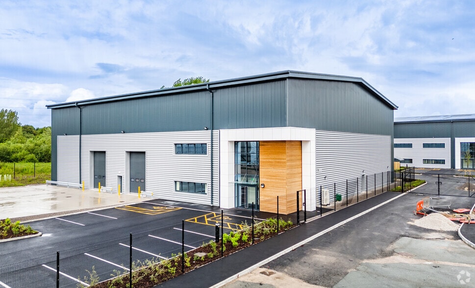 New Bridge Rd, Ellesmere Port for sale - Building Photo - Image 1 of 1