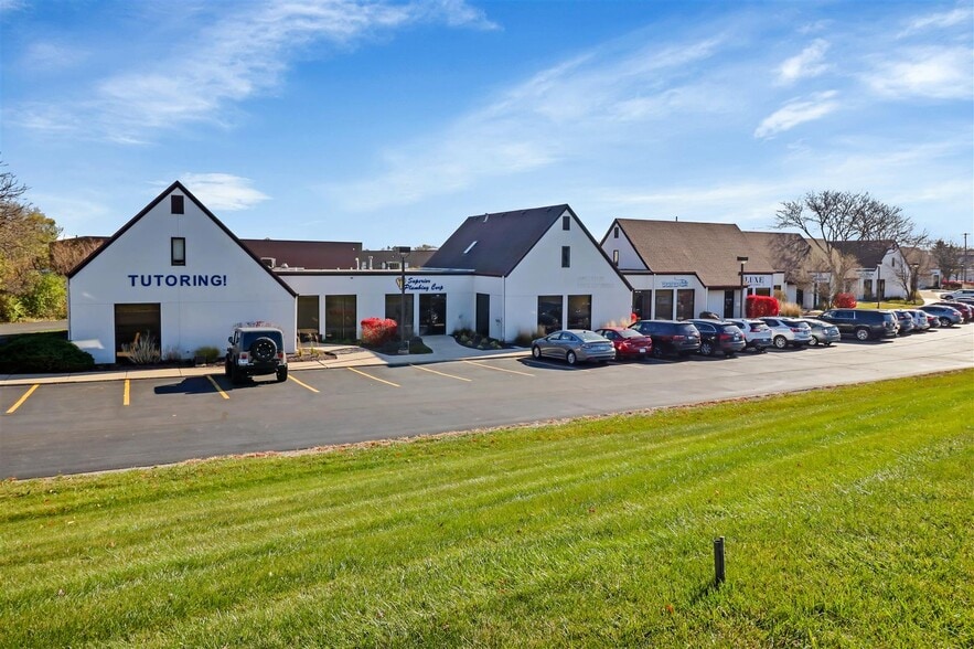 2020 Dean St, St Charles, IL for sale - Building Photo - Image 1 of 18