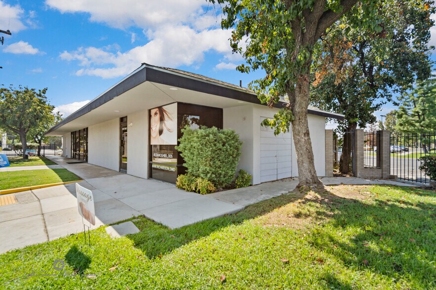 4000 Stockdale Hwy, Bakersfield, CA 93309