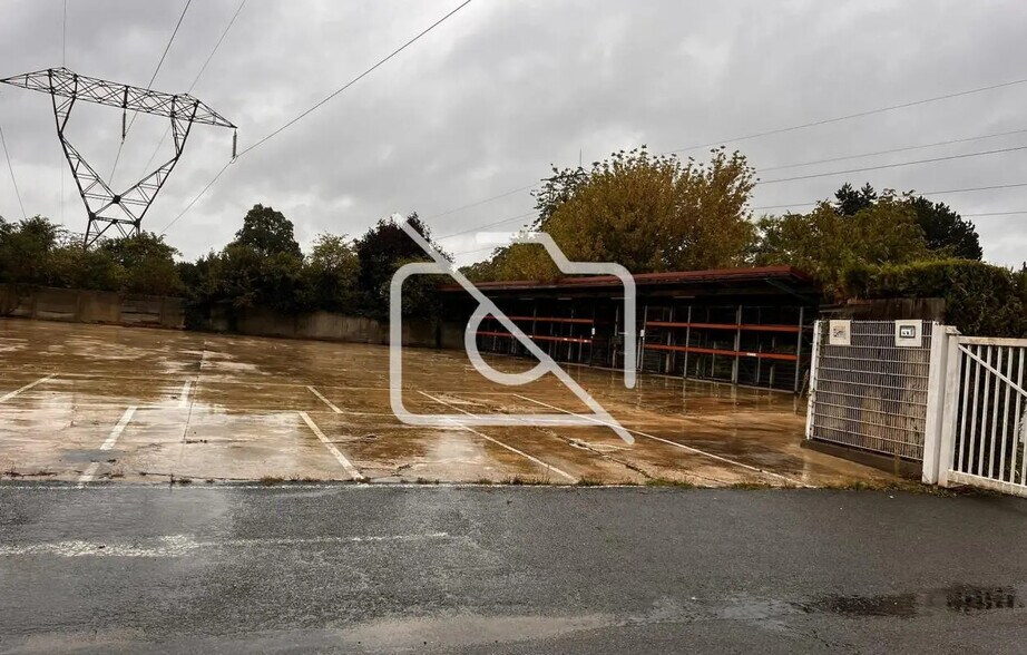 Industrial in Vert for lease - Building Photo - Image 3 of 11