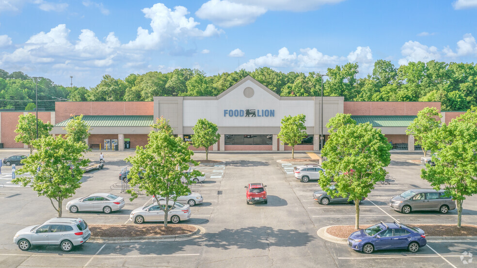 109 Gainsborough Sq, Chesapeake, VA for lease - Building Photo - Image 2 of 3