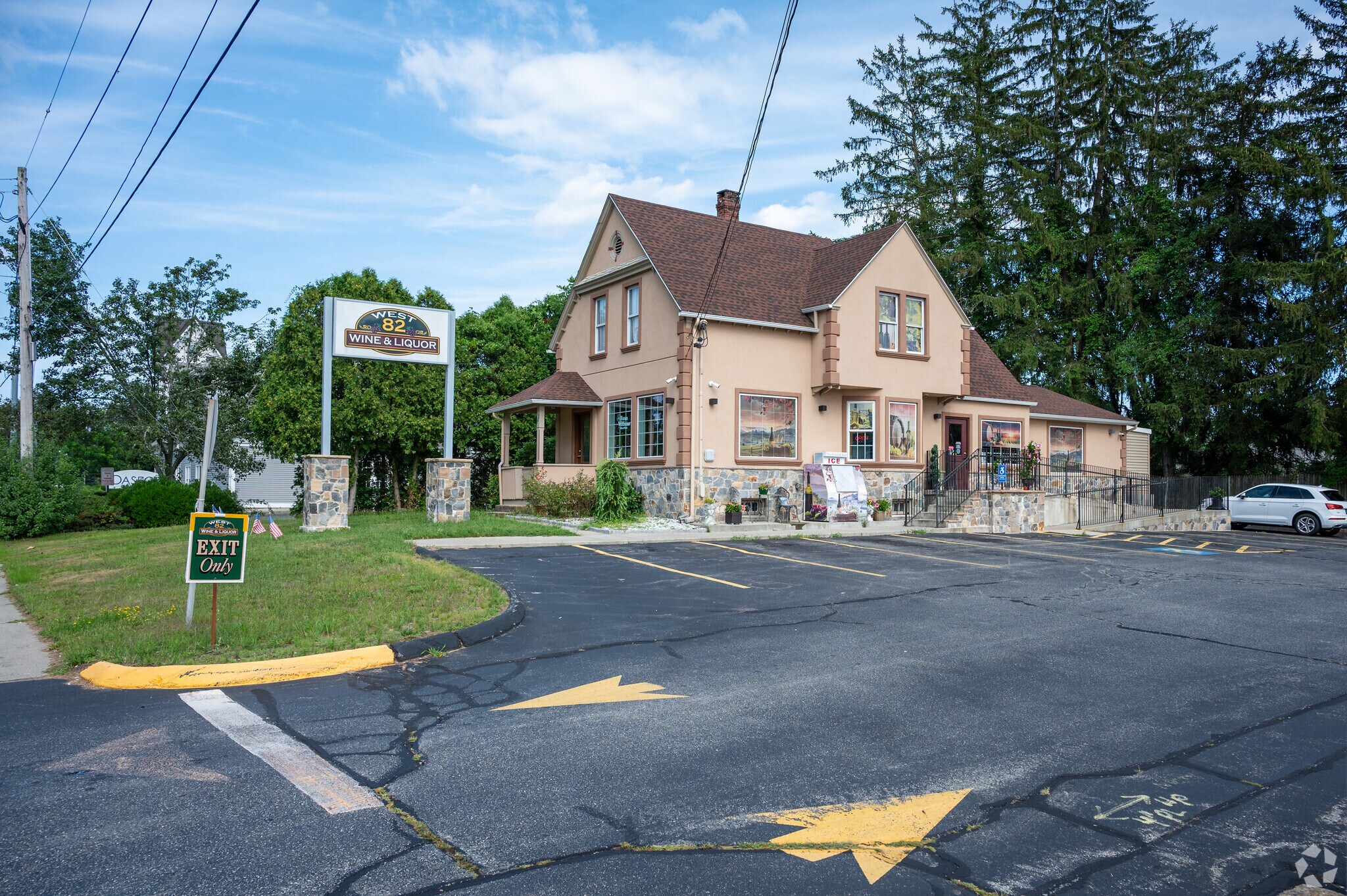 102 Salem Tpke, Norwich, CT for sale Primary Photo- Image 1 of 1