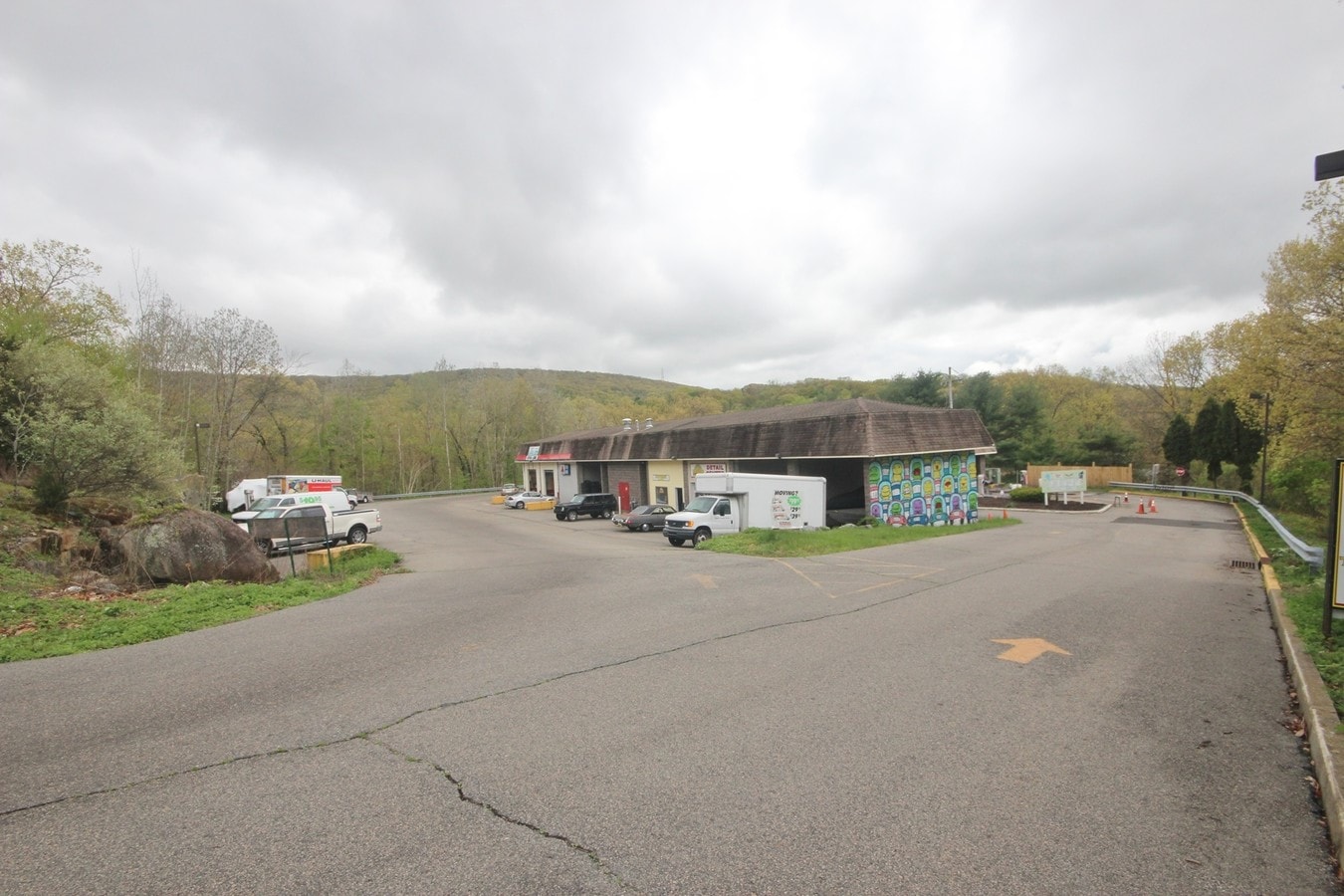 8 Countryside Ln, Ringwood, NJ 07456