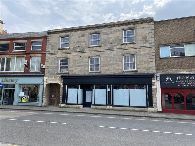 17-18 Market Pl, Folkingham for lease - Primary Photo - Image 1 of 1