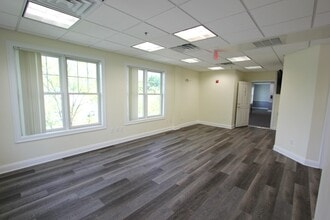 9 Summer St, Franklin, MA for lease Interior Photo- Image 2 of 6