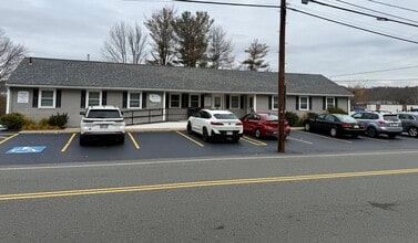 154 Pleasant St, North Andover, MA for lease Interior Photo- Image 2 of 7