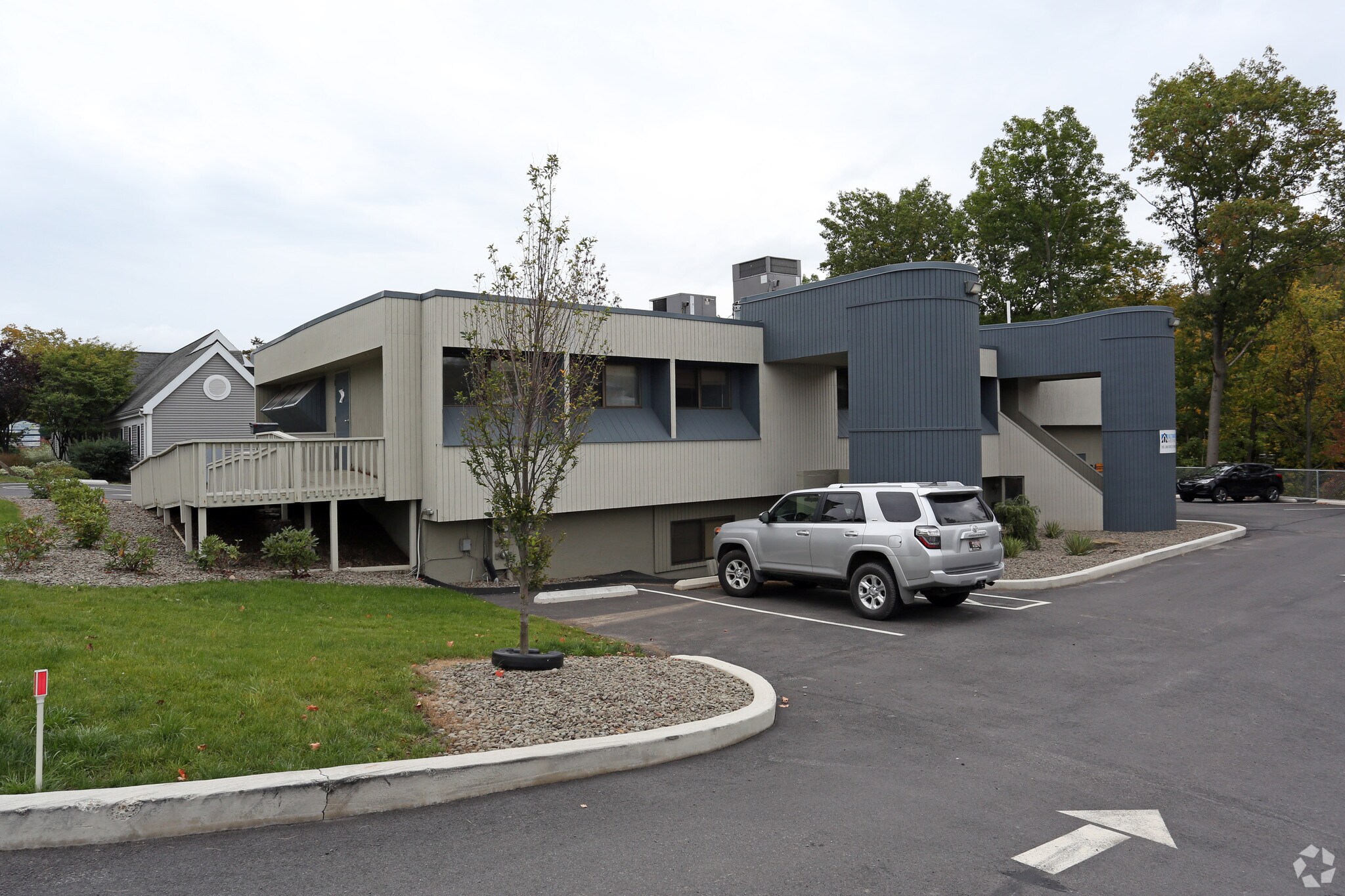 409 N State St, Clarks Summit, PA for sale Primary Photo- Image 1 of 1