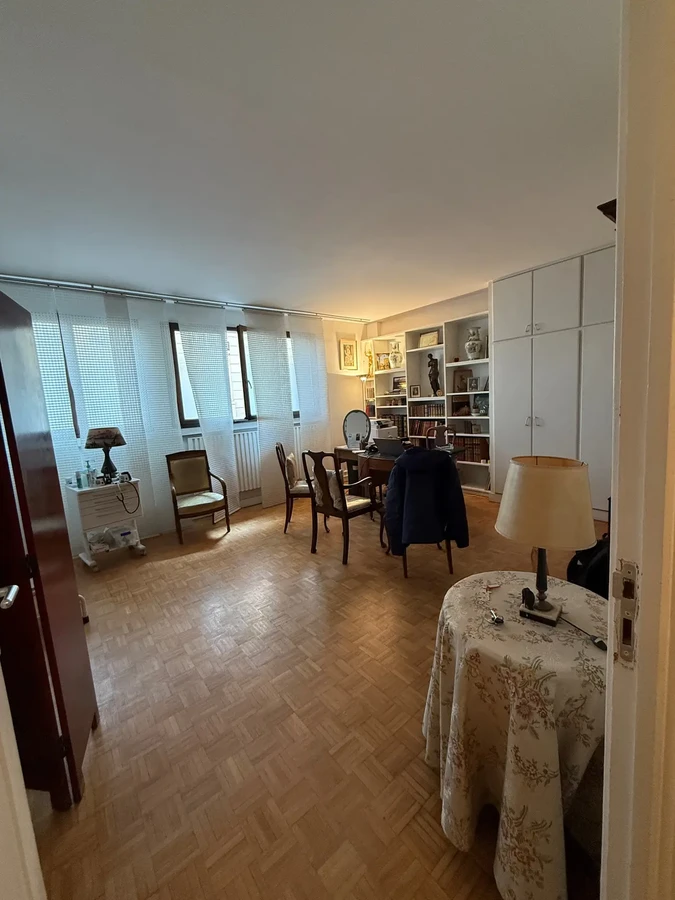 Paris, PAR 75016 -  -  - Interior Photo - Image 1 of 1