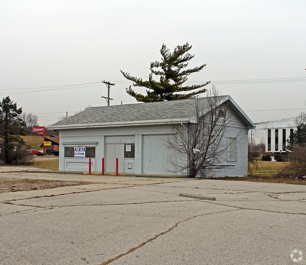 4950 Frederick Pike, Dayton, OH 45414