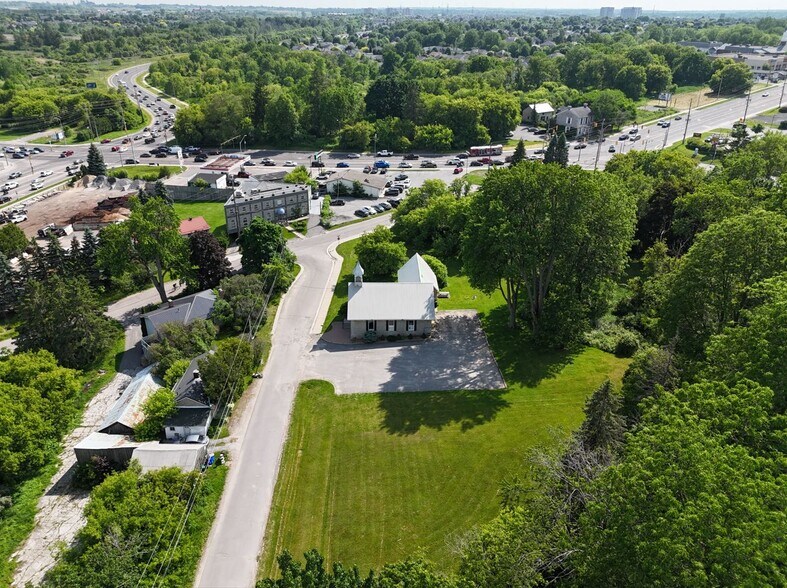 911 Purdy Mills Rd, Kingston, ON for sale - Building Photo - Image 3 of 11