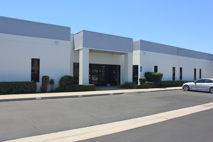 11082 Winners Cir, Los Alamitos, CA for lease - Building Photo - Image 2 of 6