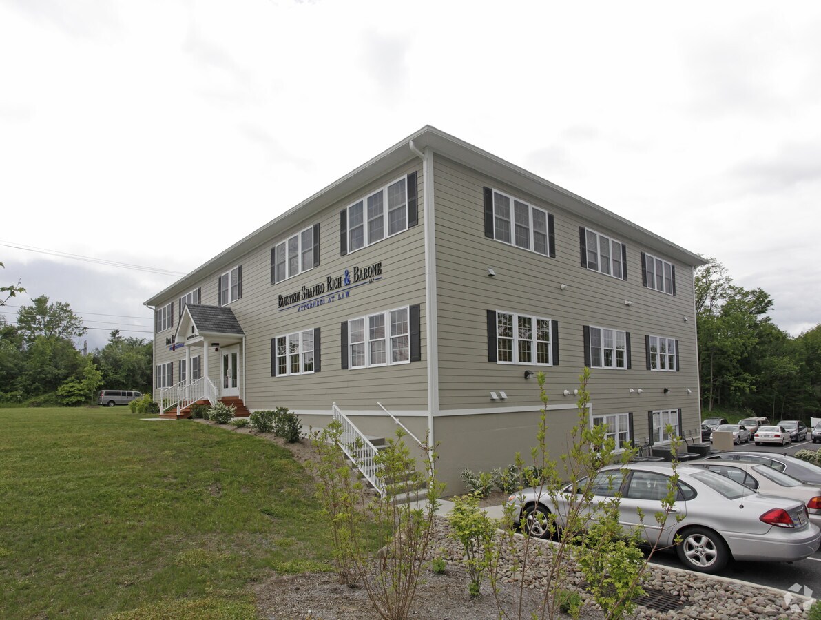 10 Matthews St, Goshen, NY 10924