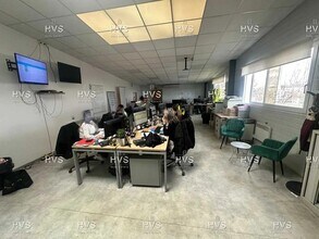 Flex in Aix-en-Provence for lease Interior Photo- Image 1 of 15