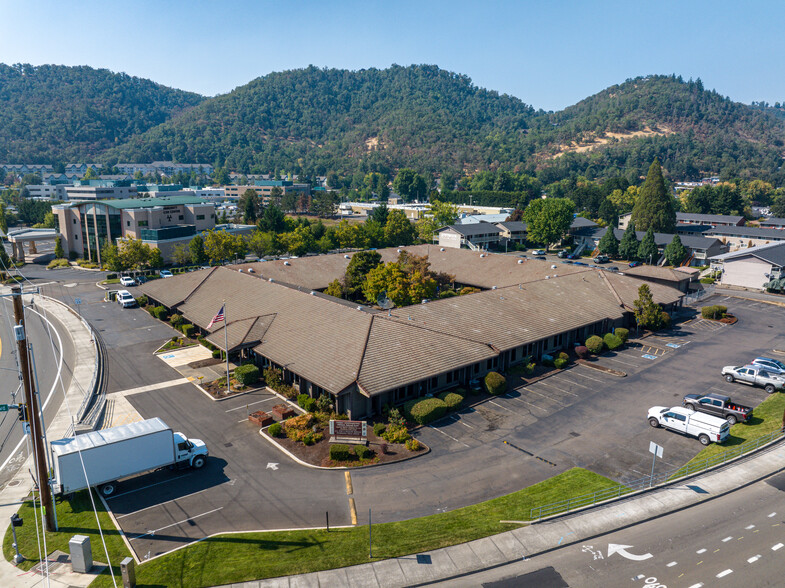 2900 NW Stewart Pky, Roseburg, OR for lease - Building Photo - Image 3 of 7