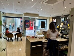 Strand St, Douglas for lease Interior Photo- Image 2 of 5