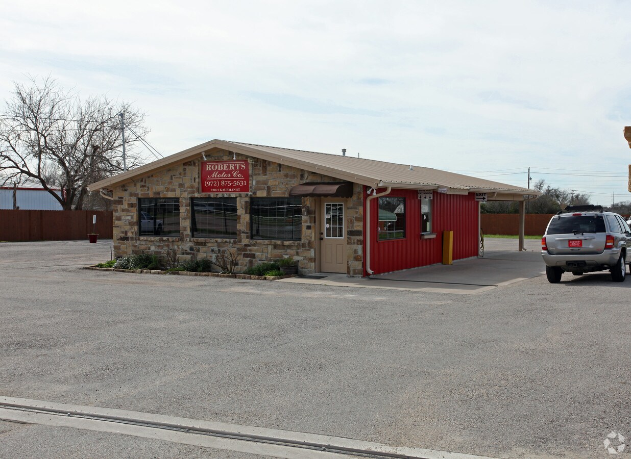 1201 S Kaufman St, Ennis, TX 75119