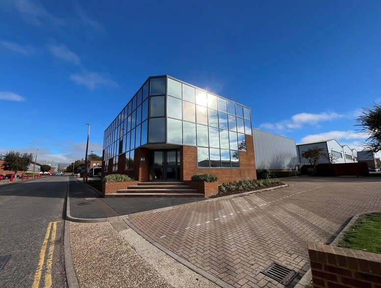 Dolphin Way, Shoreham By Sea for lease - Building Photo - Image 2 of 11