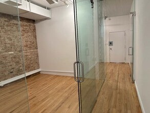 134 Spring St, New York, NY for lease Interior Photo- Image 2 of 6