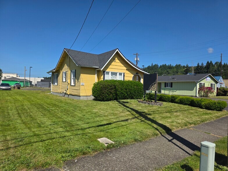 2035 9th Ave, Longview, WA for lease - Building Photo - Image 2 of 3